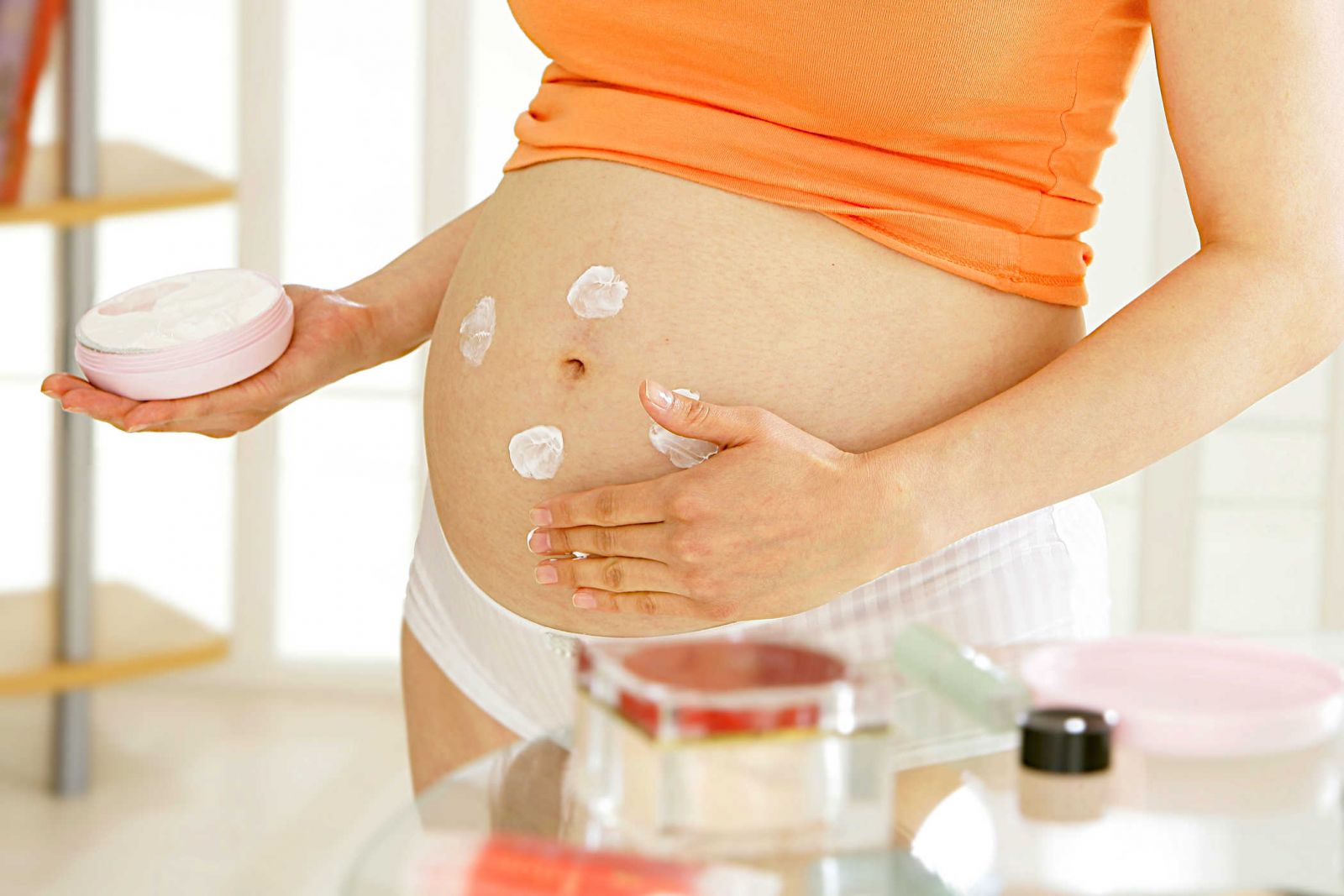 Một số thành phẩm dưỡng ẩm cần tránh khi bạn sử dụng cho mẹ bầu 